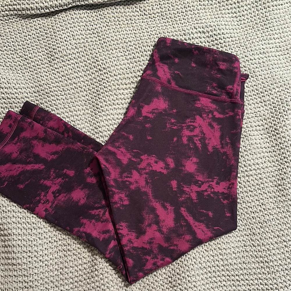 Lululemon Athletica Pink and Black Tie-Dye Capris
